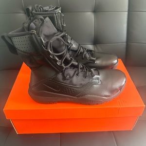 NIKE Mens SFB Field 2 GoreTex 8 inch Tactical Boots Size 9.5 Military Police
